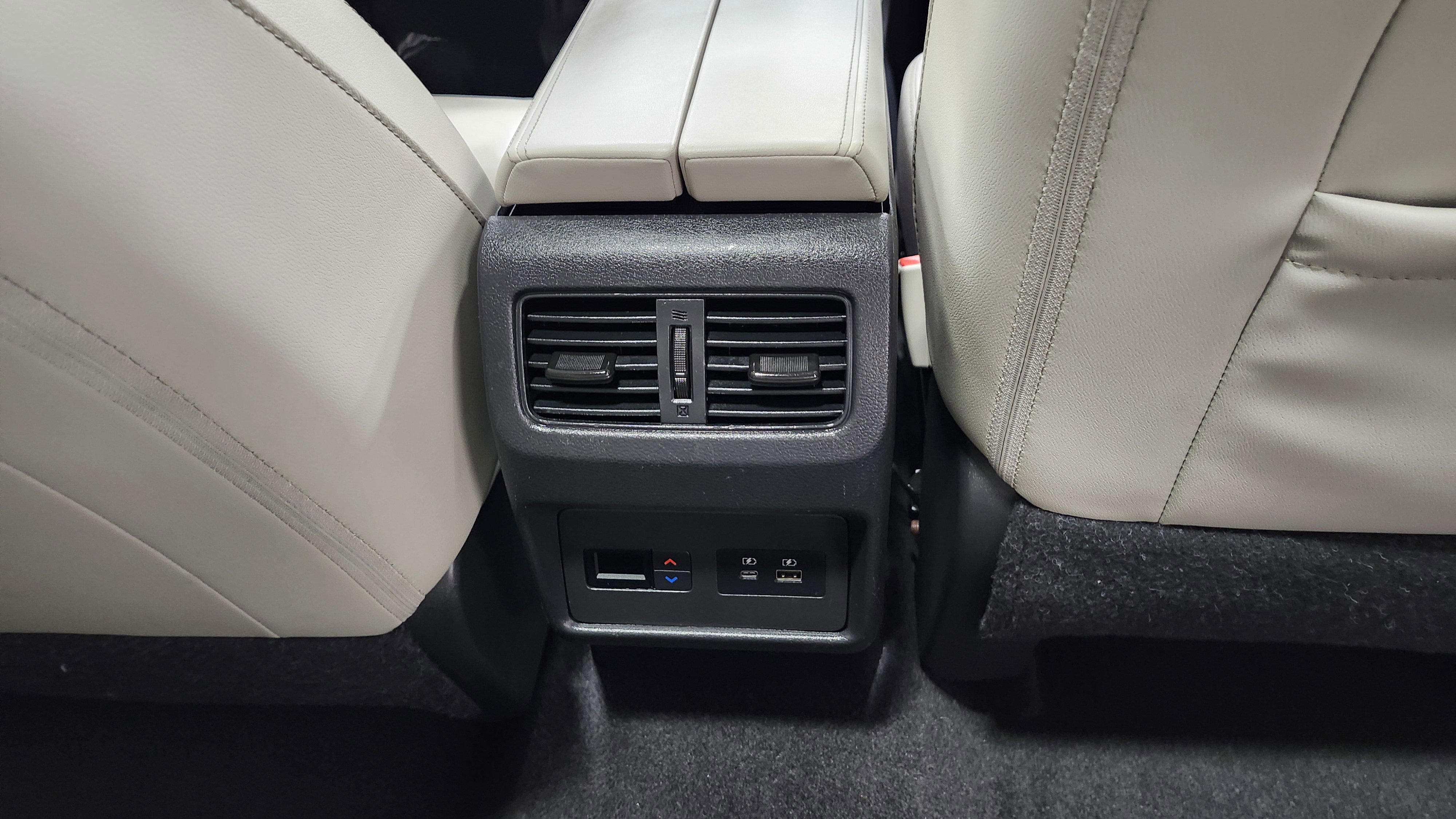 Used 2023 Nissan Rogue SL w/ SL Premium Package image 23