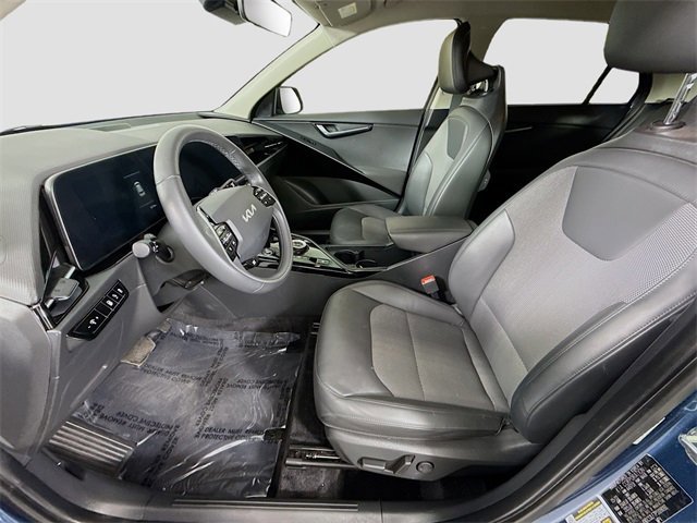 Used 2023 Kia Niro EX image 21