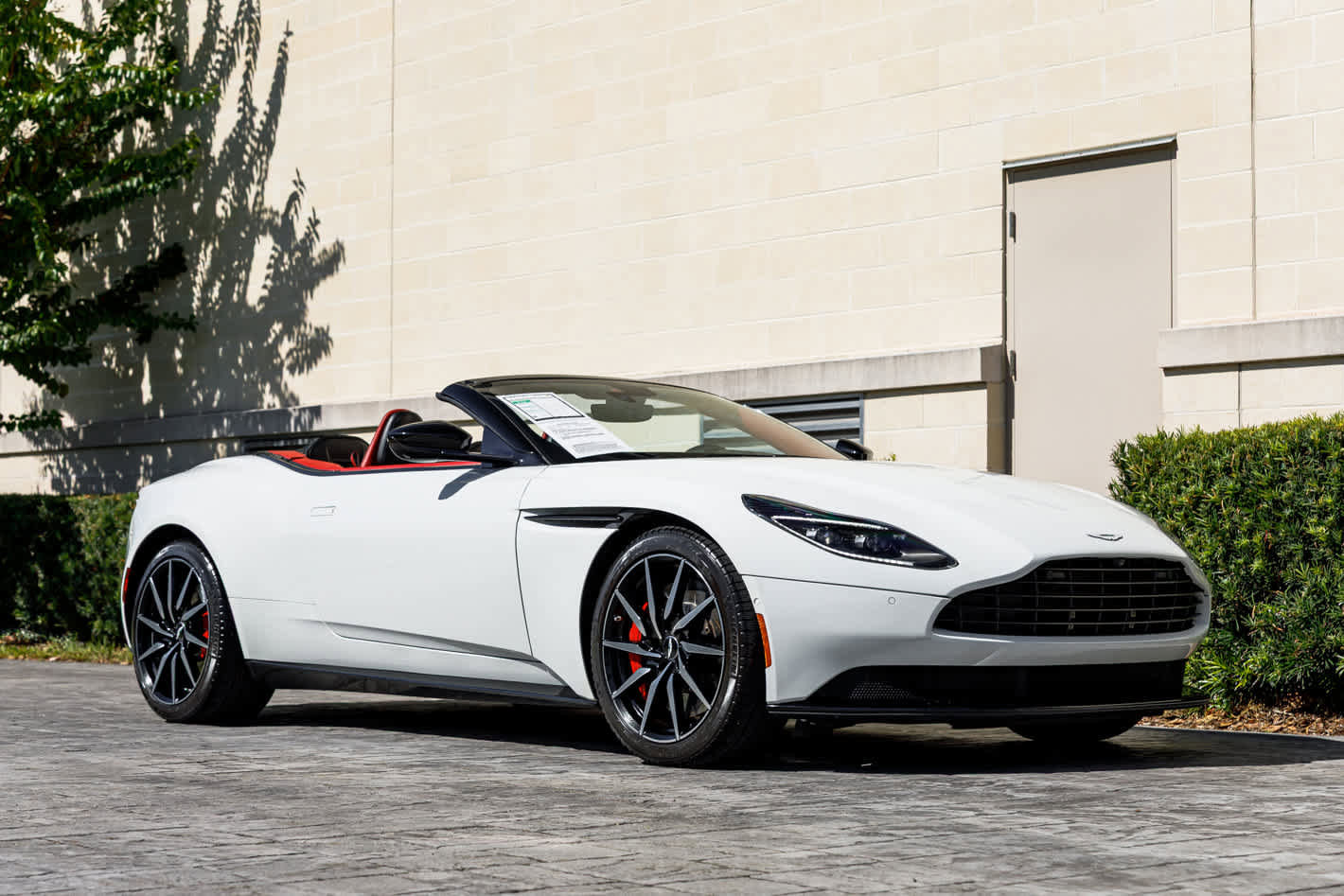 Used 2019 Aston Martin DB11 Volante image 19