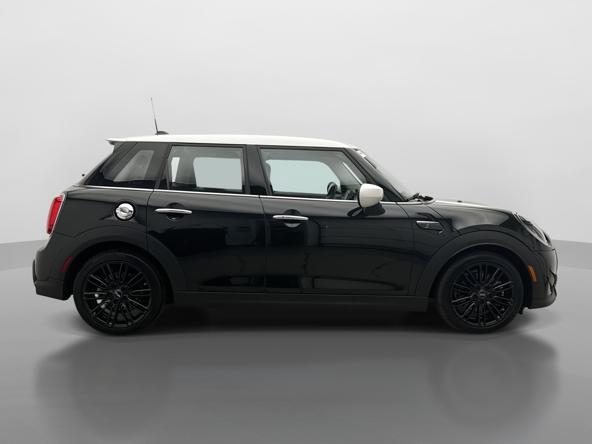 Used 2023 MINI Cooper S FWD image 6