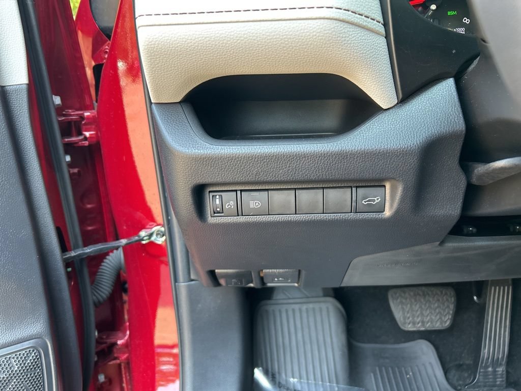 Used 2022 Toyota RAV4 XLE Premium FWD image 24