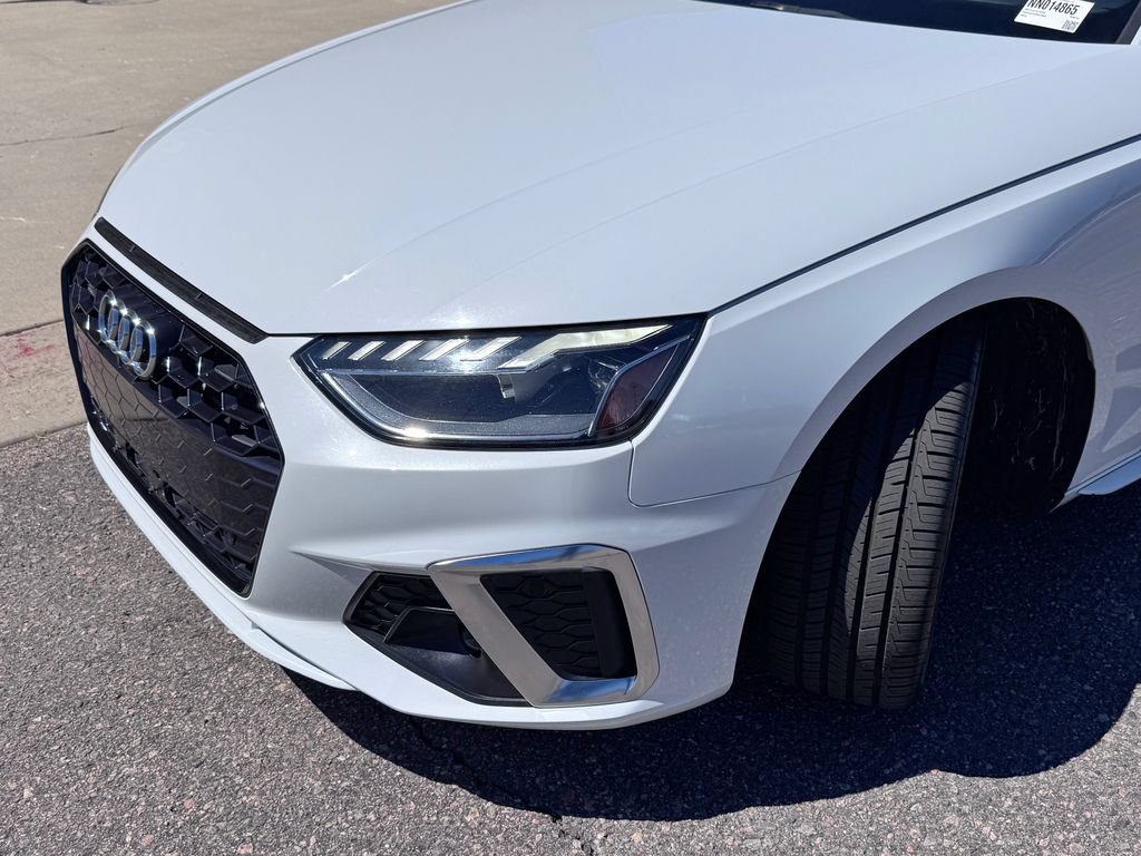 Used 2022 Audi A4 2.0T Premium Plus AWD/4WD image 5