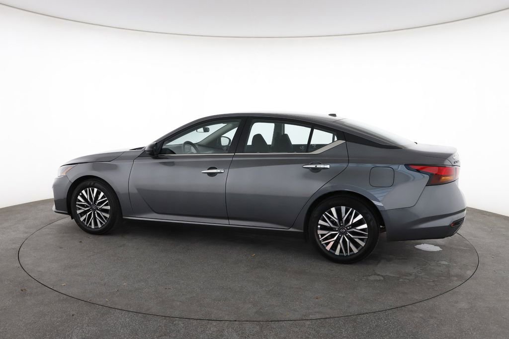 Used 2025 Nissan Altima 2.5 SV image 8