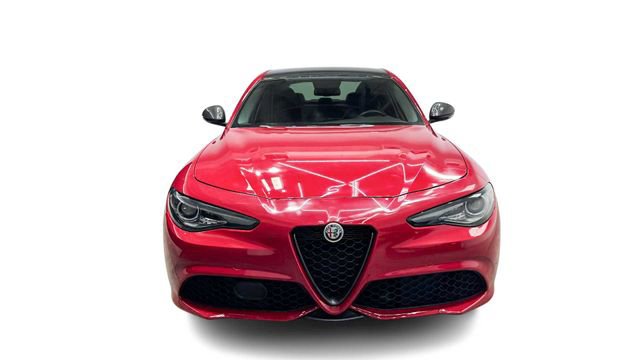 Used 2019 Alfa Romeo Giulia w/ Quick Order Package 22K Sport RWD image 6