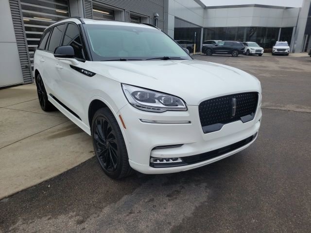 Certified 2024 Lincoln Aviator Black Label w/ Jet Package image 14