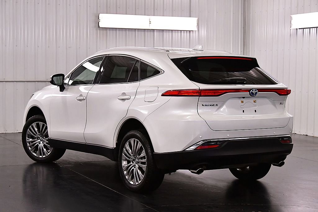 Used 2023 Toyota Venza XLE image 5