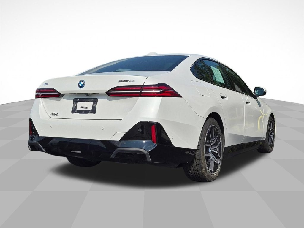 Used 2024 BMW i5 eDrive40i w/ M Sport Package RWD image 3