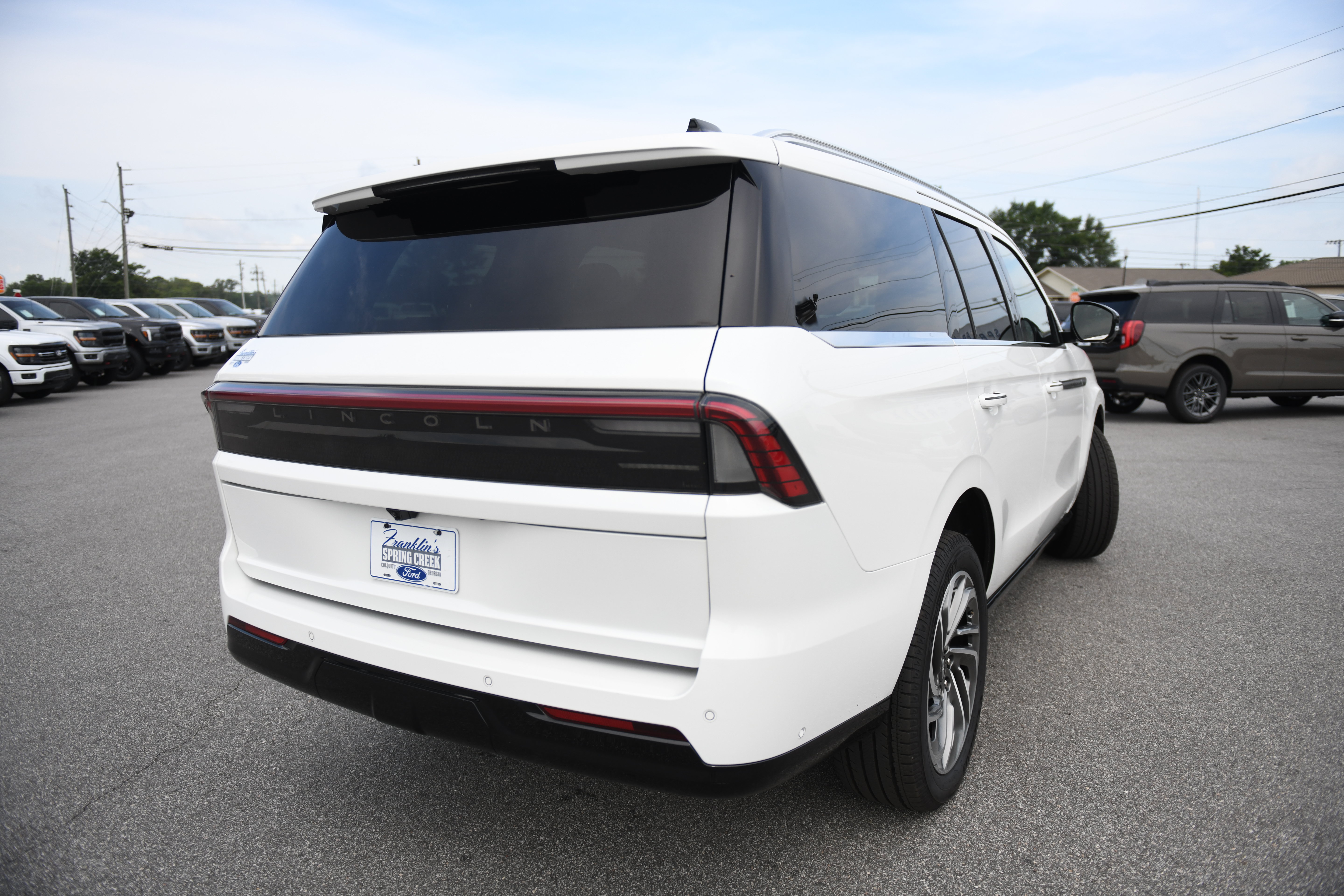 Used 2025 Lincoln Navigator Reserve AWD/4WD image 8