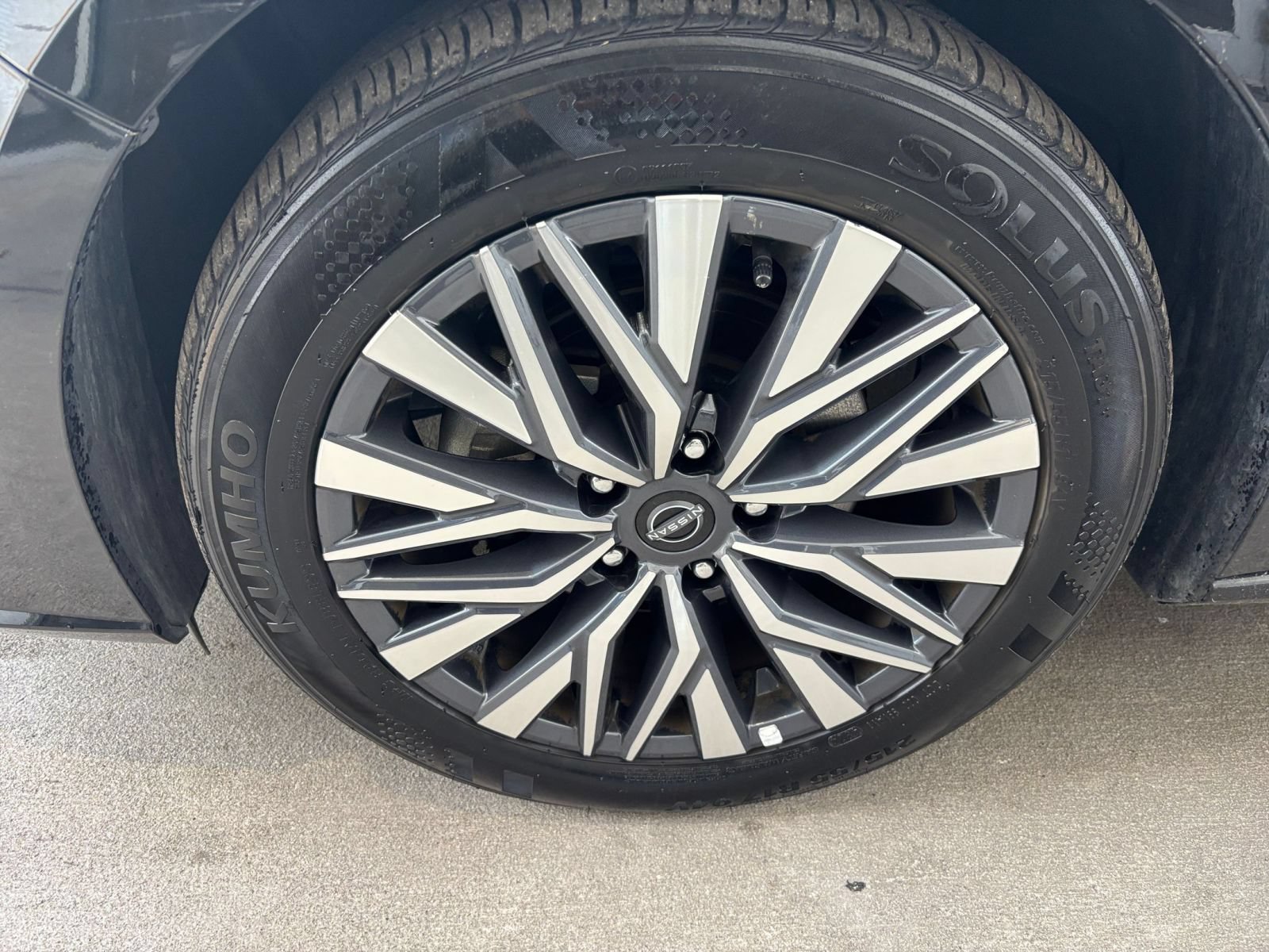 Used 2025 Nissan Altima 2.5 SV FWD image 30