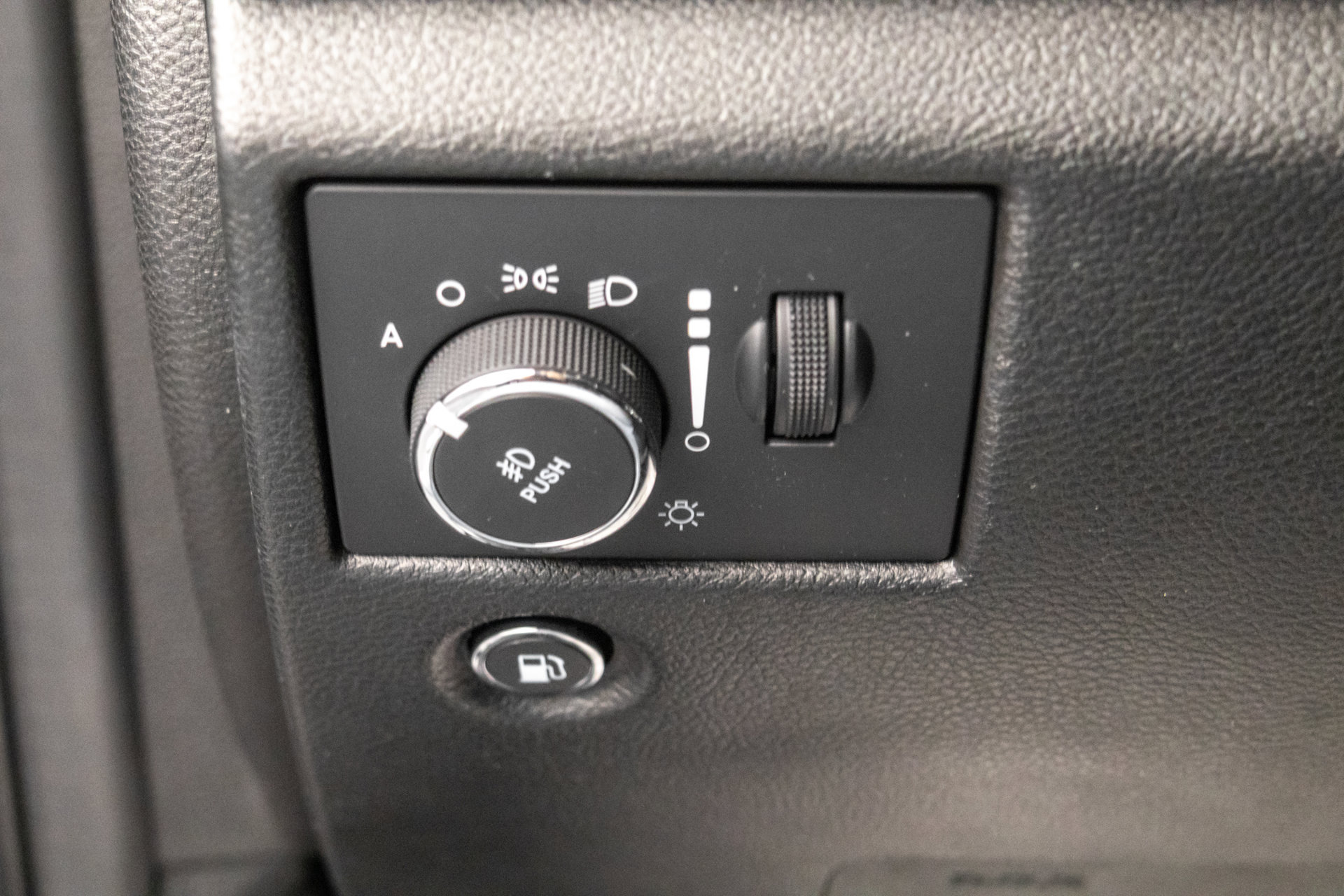 Used 2022 Jeep Grand Cherokee Laredo X AWD/4WD image 20