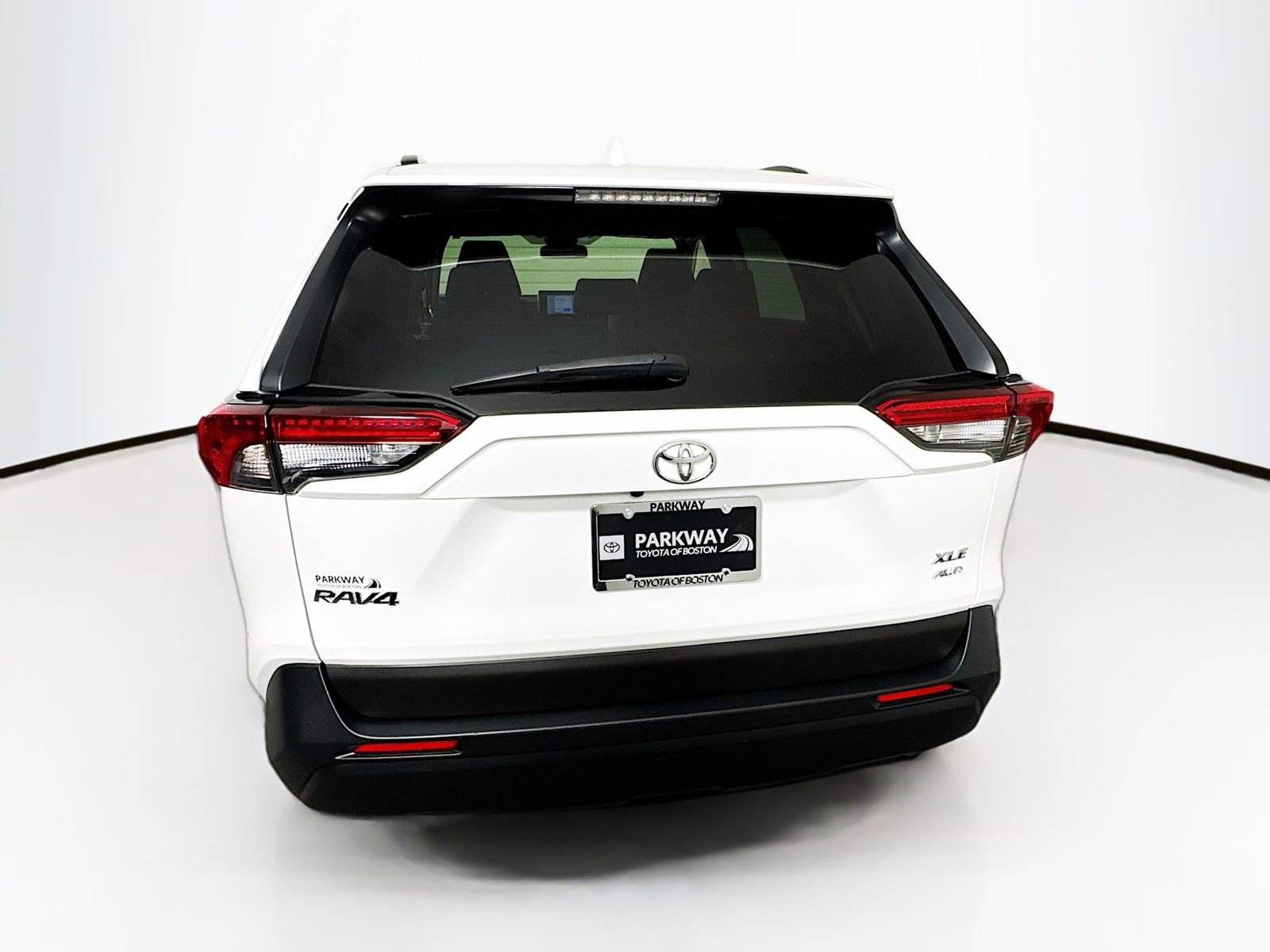 Used 2023 Toyota RAV4 XLE w/ Convenience Package image 6