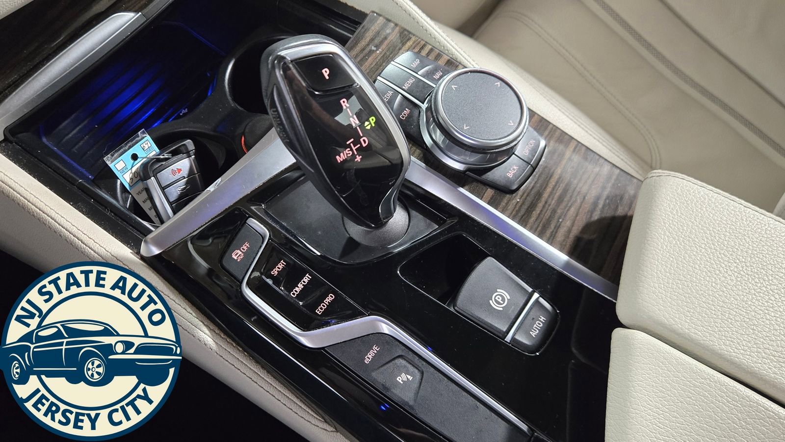 Used 2018 BMW 530e xDrive w/ Premium Package 2 image 19