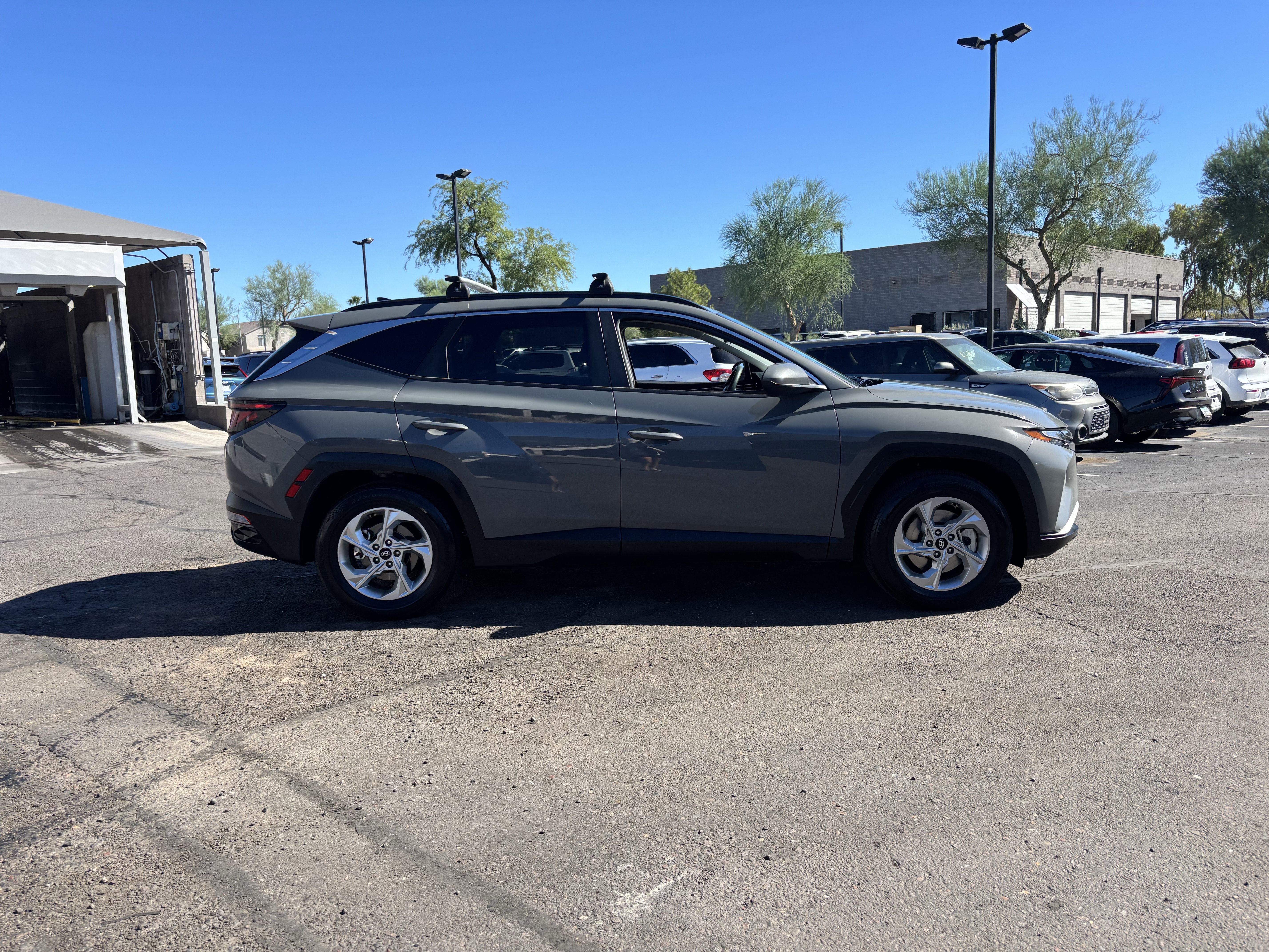 Used 2024 Hyundai Tucson SEL FWD image 2