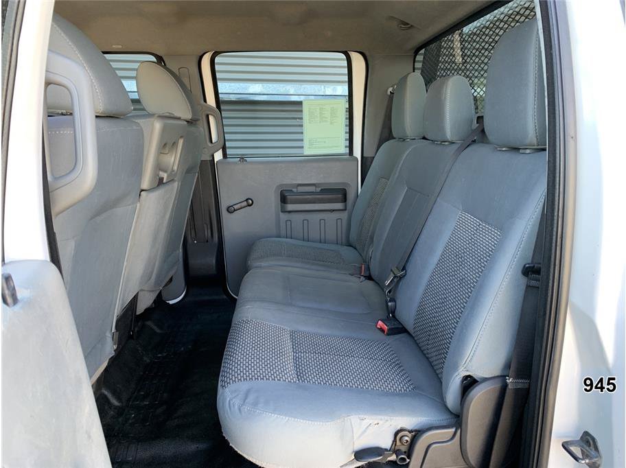 Used 2011 Ford F550 4x4 Crew Cab Super Duty w/ Payload Upgrade Pkg image 24