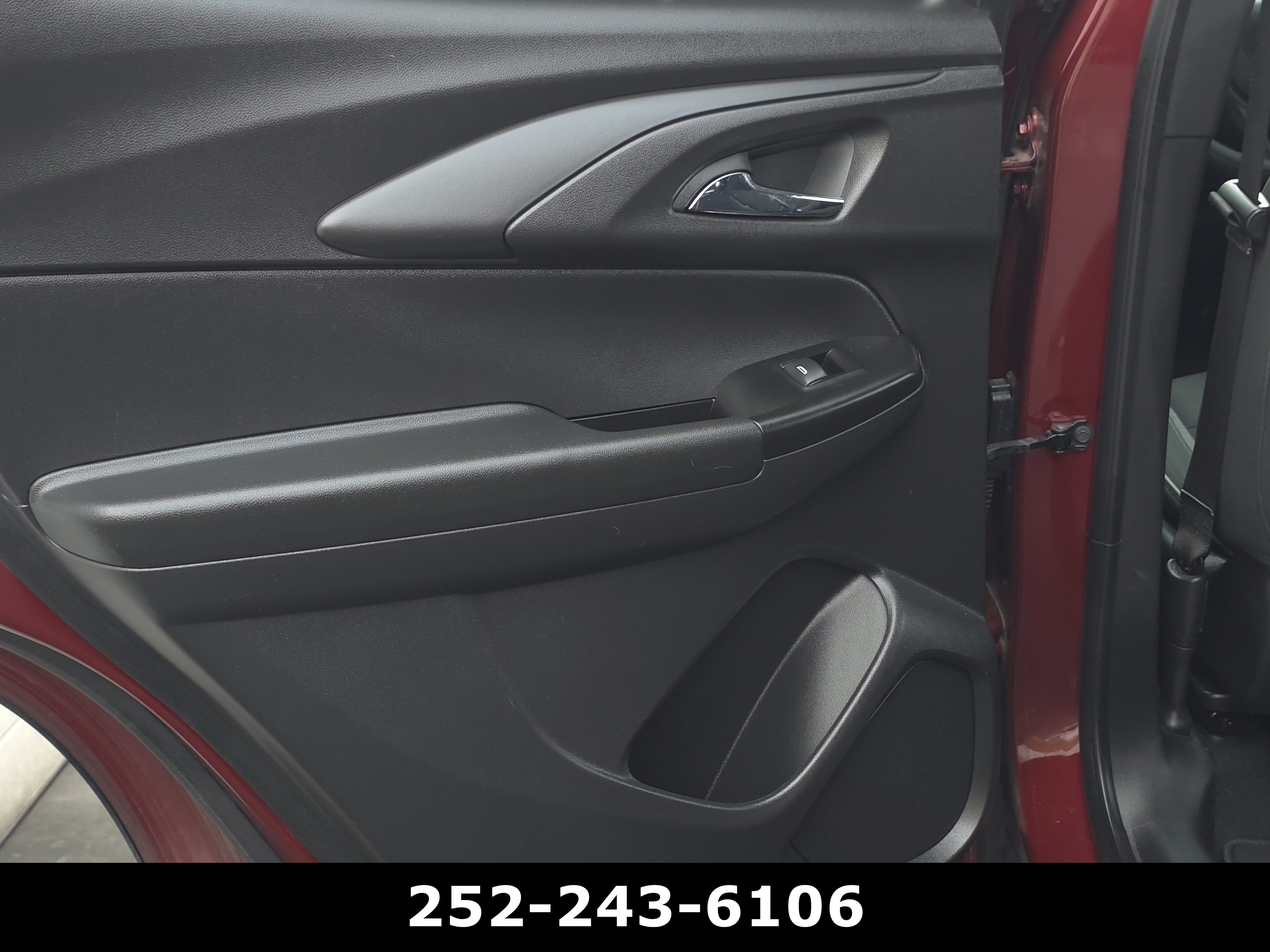 Used 2023 Chevrolet TrailBlazer LT FWD image 27