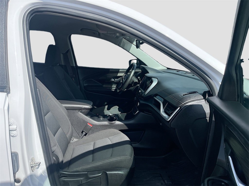 Used 2024 GMC Terrain SLE w/ LPO, Floor Liner Package image 27