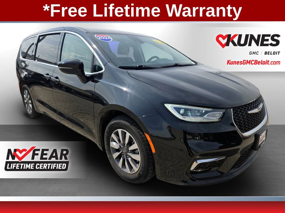 Used 2024 Chrysler Pacifica Select image 1