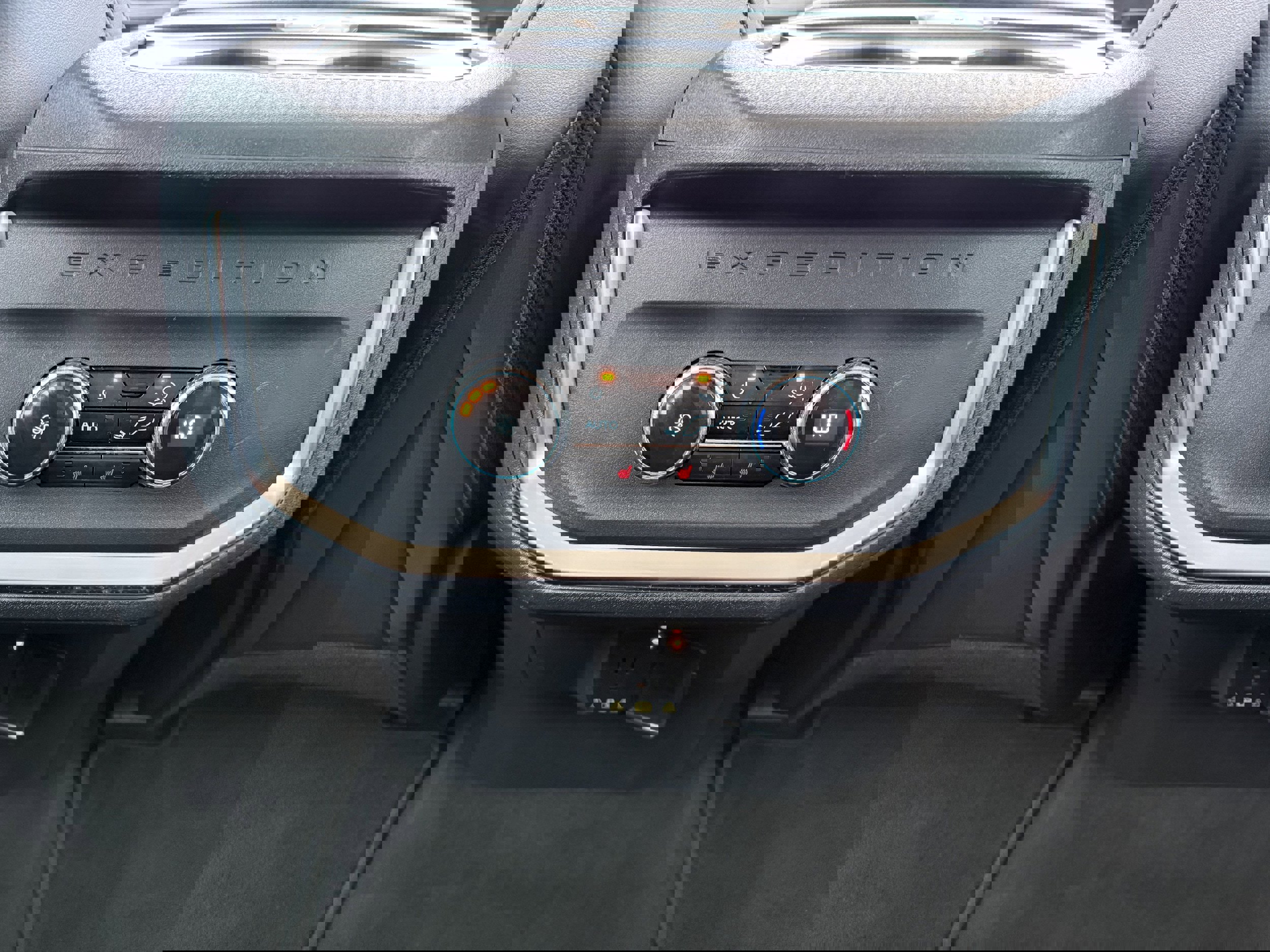 Used 2025 Ford Expedition Max Platinum image 26