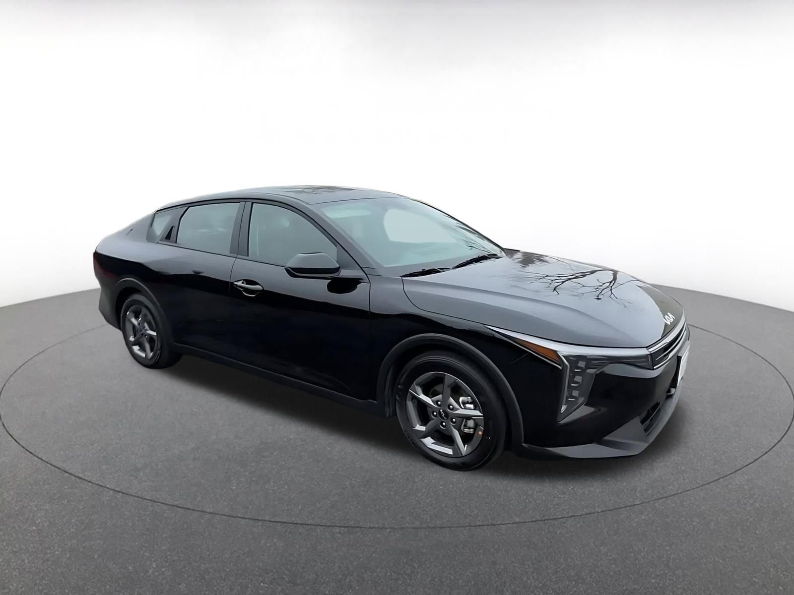 Used 2025 Kia K4 LXS image 2