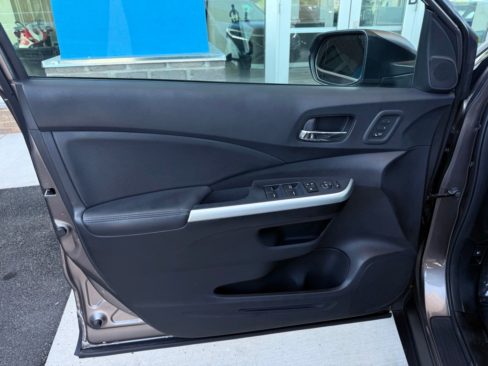 Used 2015 Honda CR-V Touring image 16