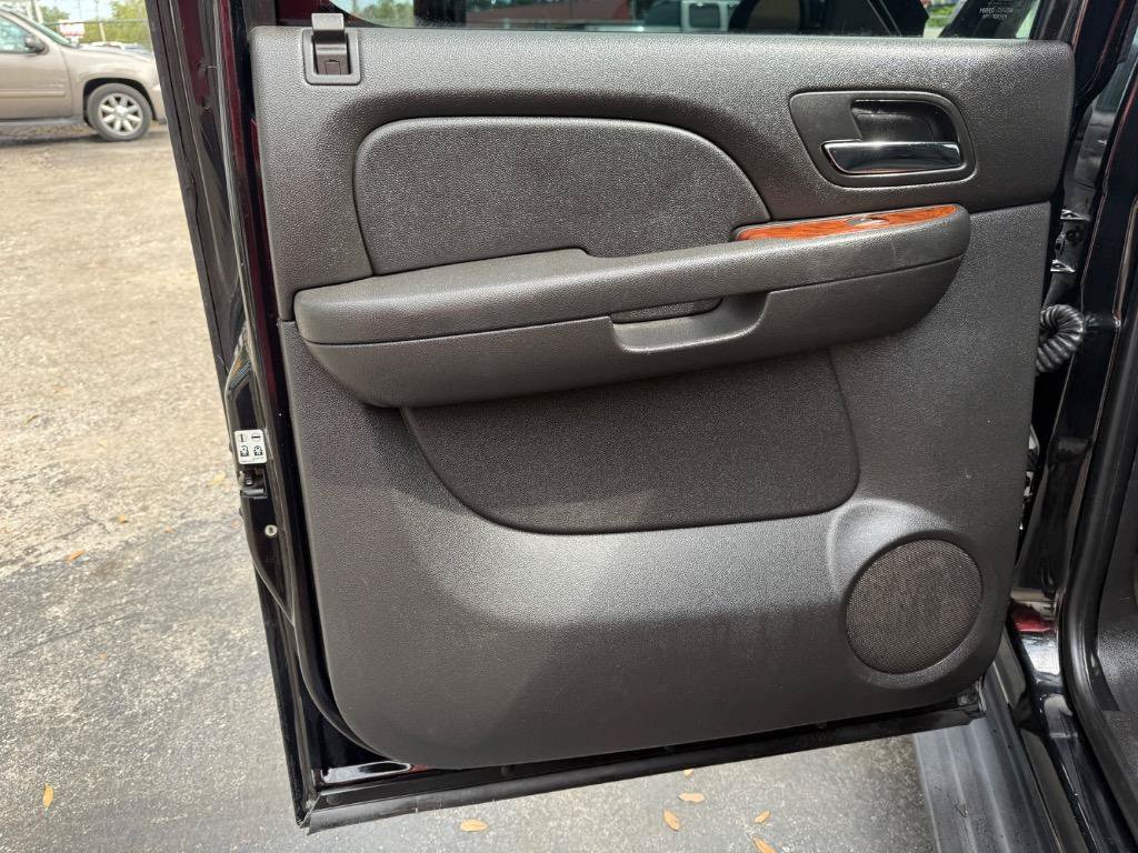 Used 2007 Chevrolet Avalanche LT AWD/4WD image 23