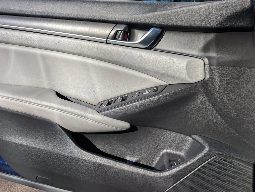 Used 2019 Honda Accord EX image 12