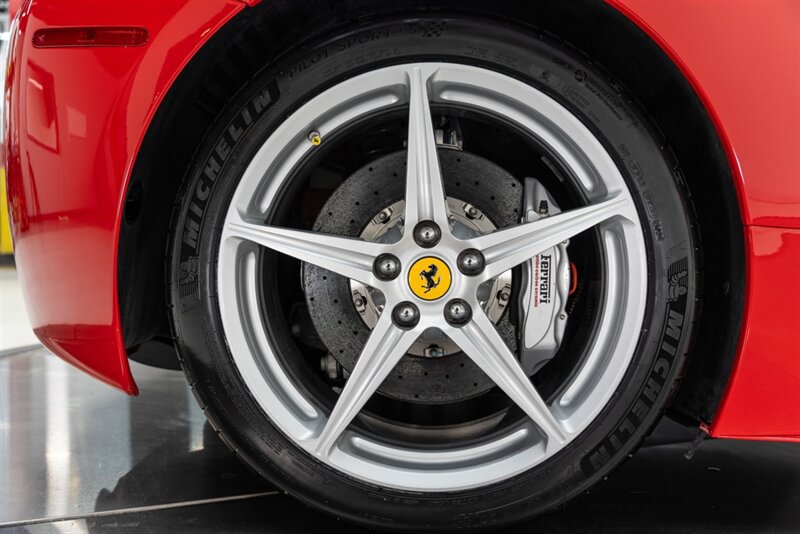 Used 2012 Ferrari 458 Spider RWD image 96