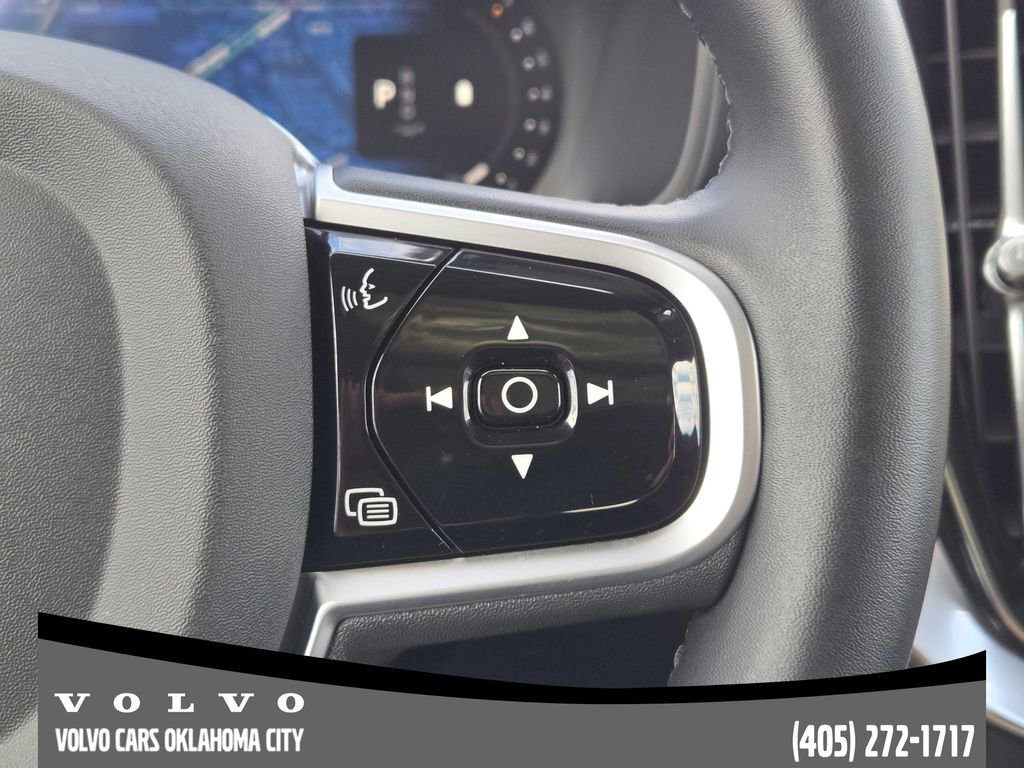 Certified 2025 Volvo XC90 B6 Plus image 28