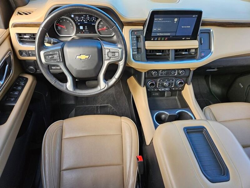 Used 2021 Chevrolet Tahoe Premier w/ Premium Package image 9