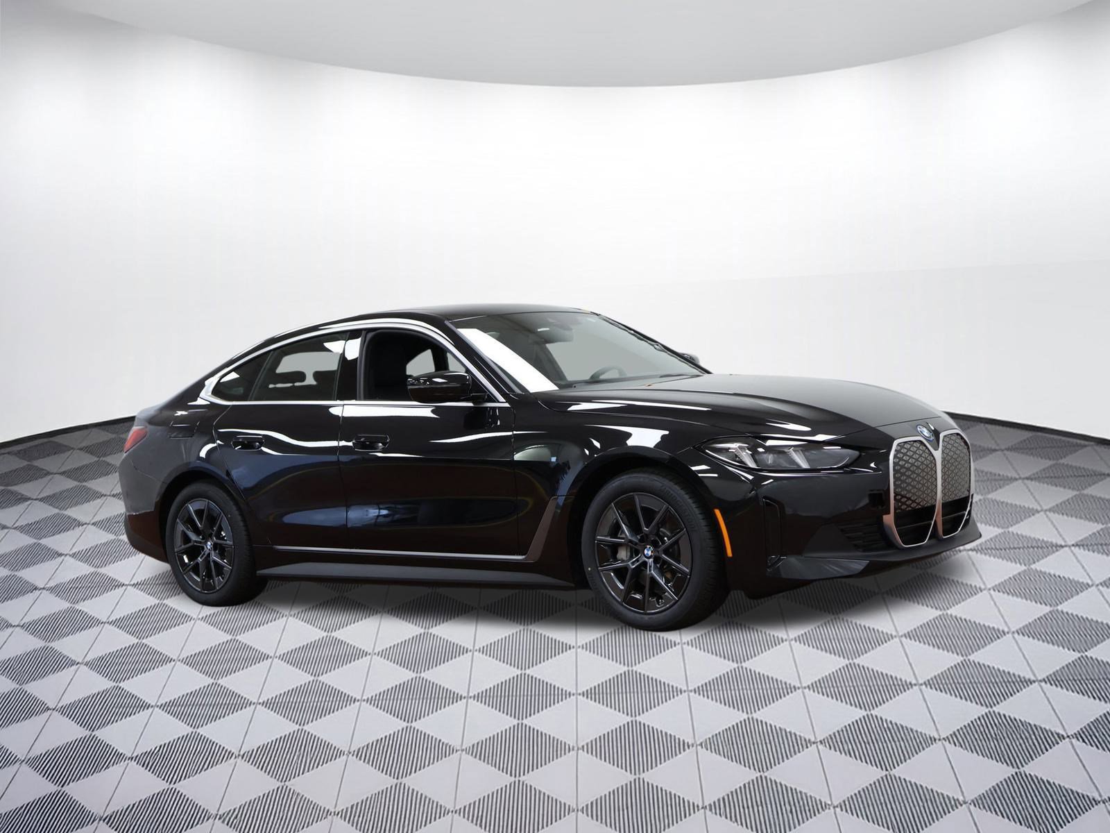 Used 2025 BMW i4 eDrive40 w/ Premium Package image 5