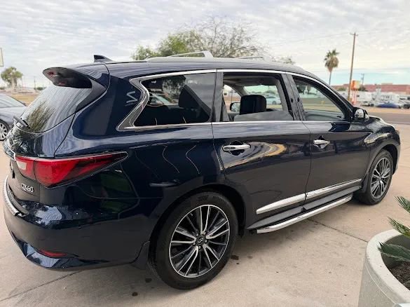 Used 2018 INFINITI QX60 FWD w/ Deluxe Technology Package image 11