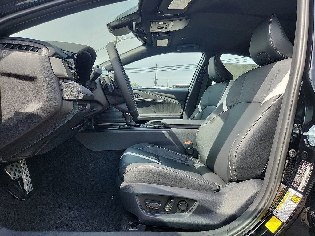 New 2026 Toyota Camry SE image 9