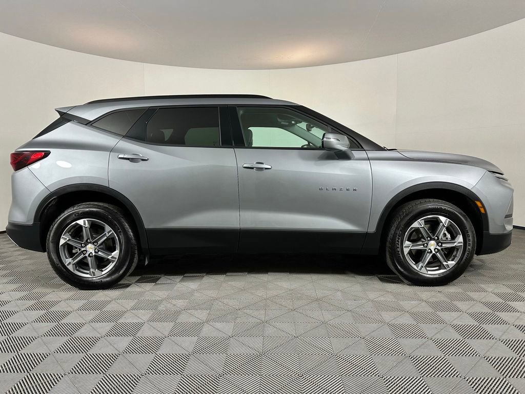 Used 2024 Chevrolet Blazer LT image 23