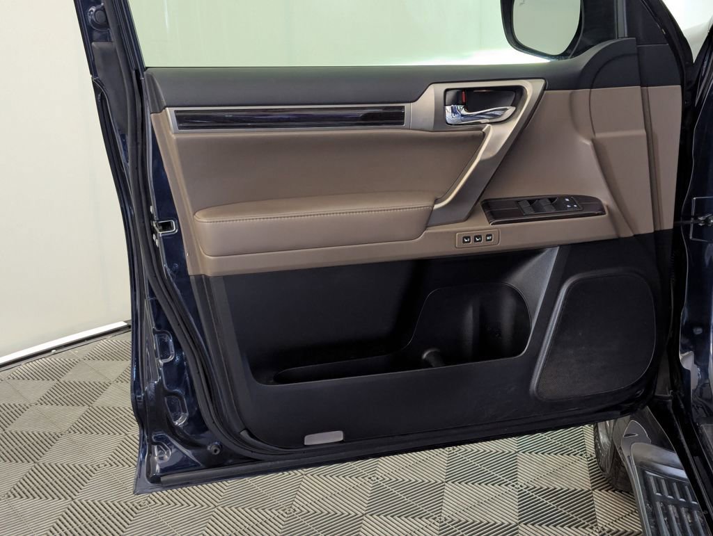 Used 2020 Lexus GX 460 Premium w/ Premium Package image 51