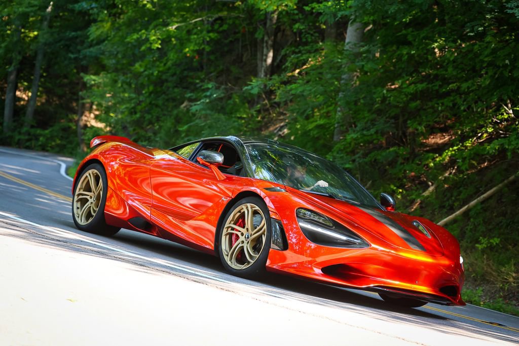 Used 2024 McLaren 750S image 2