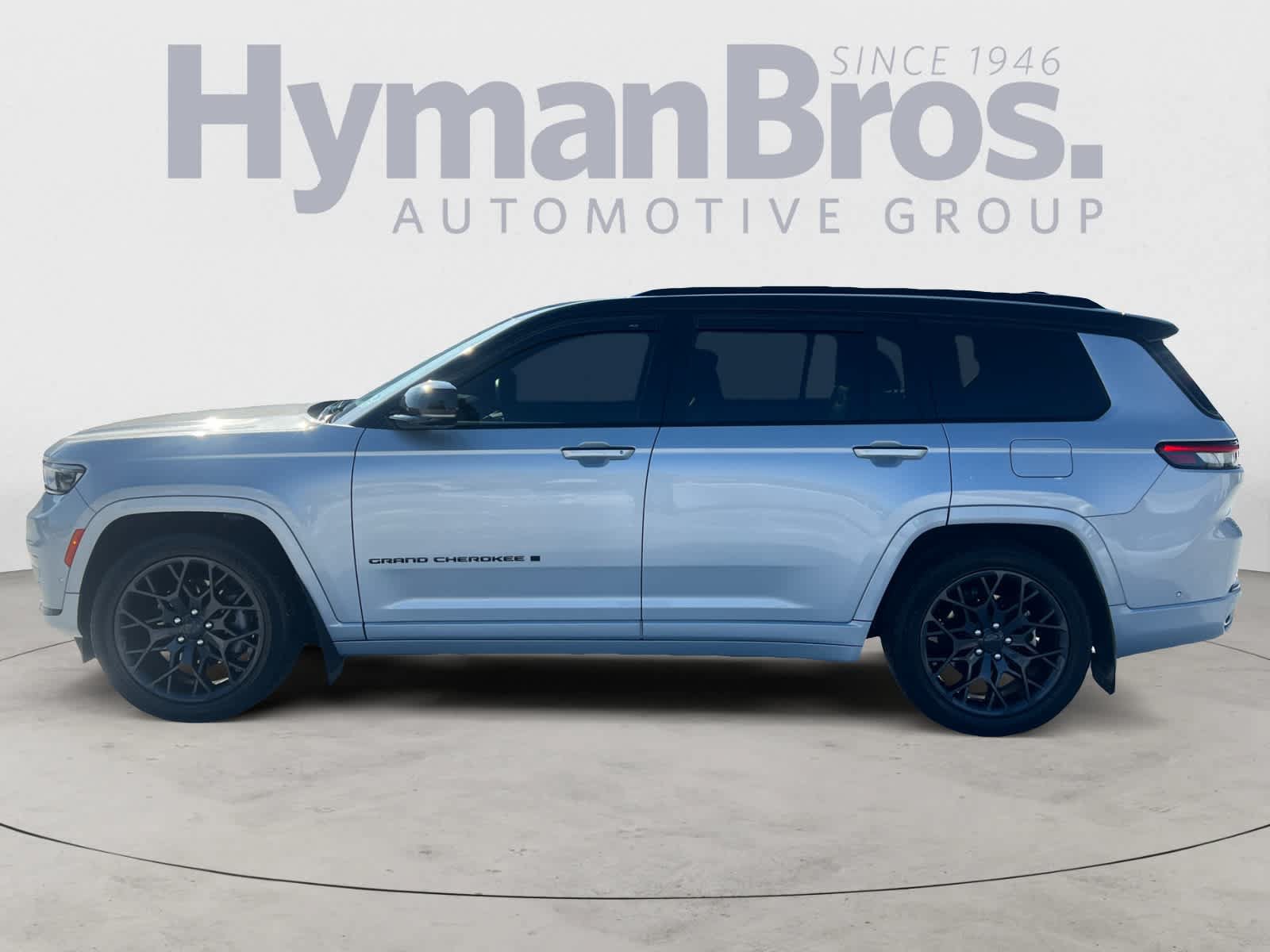Used 2023 Jeep Grand Cherokee L Summit AWD/4WD image 7