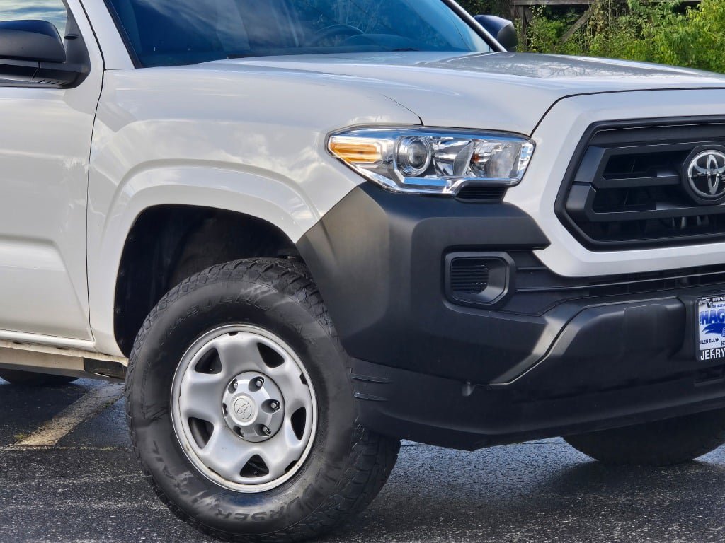 Used 2022 Toyota Tacoma SR RWD image 2