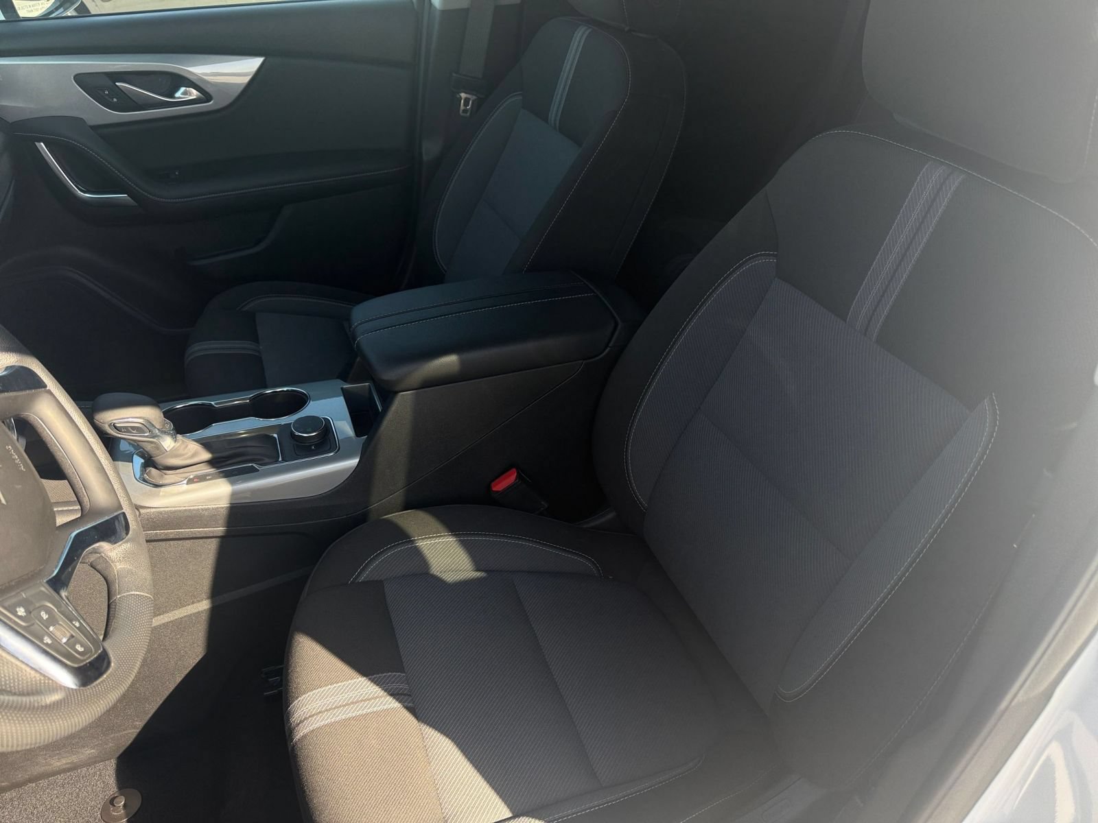 Used 2025 Chevrolet Blazer LT FWD image 37