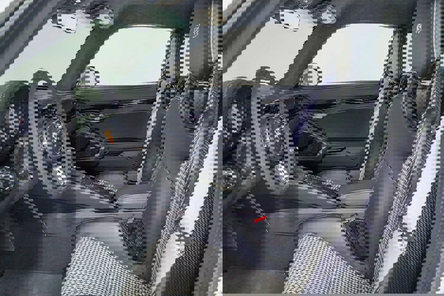 Used 2018 Porsche 911 Carrera T w/ Carrera T Interior Package image 16