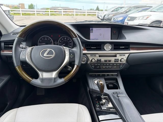 Used 2014 Lexus ES 350 w/ Luxury Package FWD image 23
