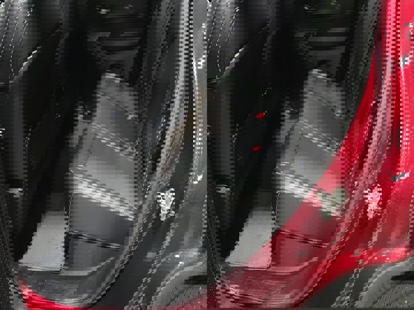 Used 2024 Jeep Grand Cherokee Altitude image 17