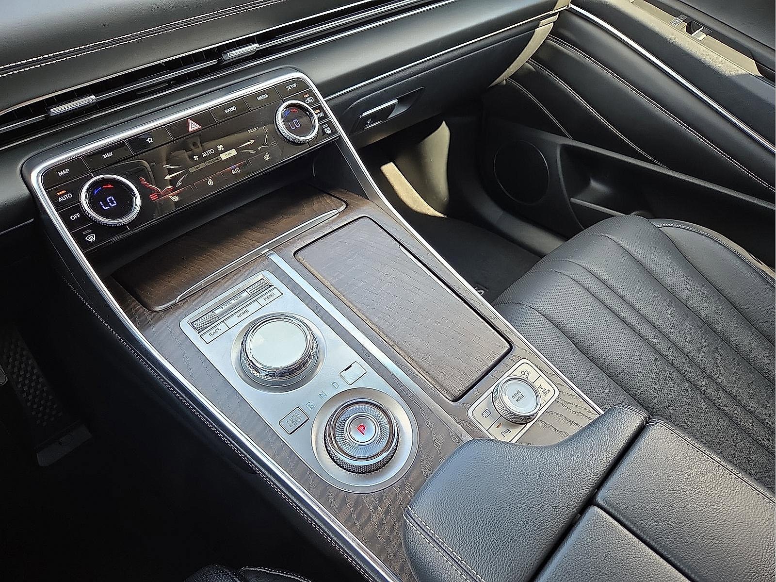 Used 2024 Genesis GV80 2.5T image 25