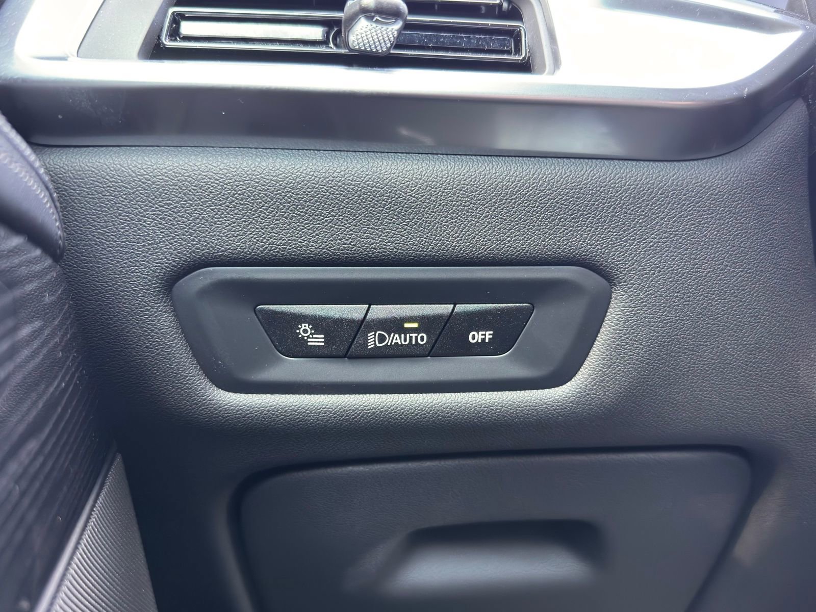 Used 2026 BMW X5 xDrive40i w/ M Sport Package image 24