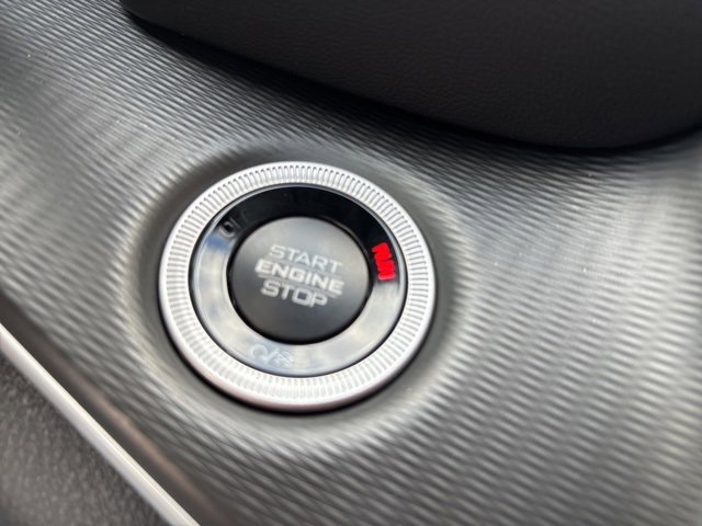 New 2025 Jeep Grand Cherokee Altitude image 24