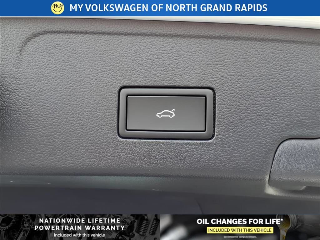New 2026 Volkswagen Atlas Cross Sport SEL R-Line AWD/4WD image 16