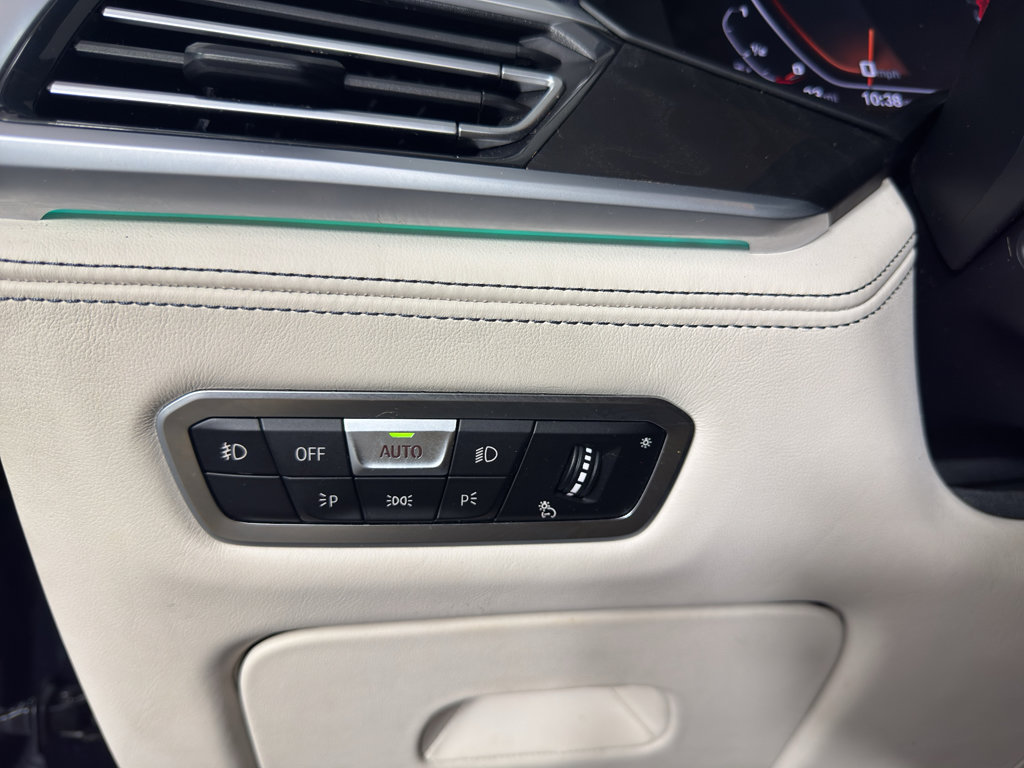 Used 2020 BMW X7 M50i AWD/4WD image 17