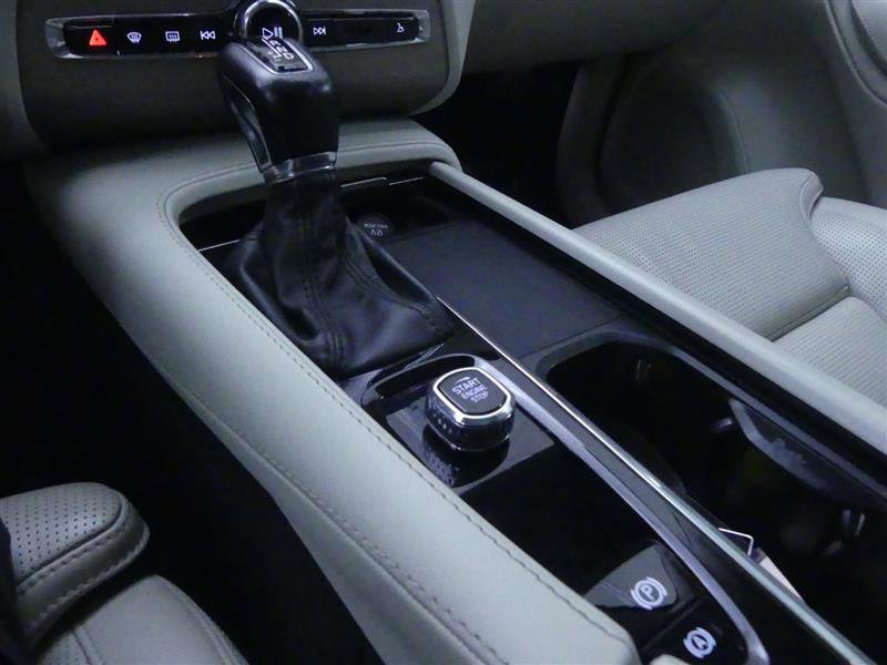 Used 2022 Volvo XC90 T6 Inscription image 15