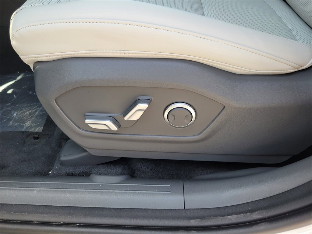 New 2025 Hyundai Santa Fe SEL image 10