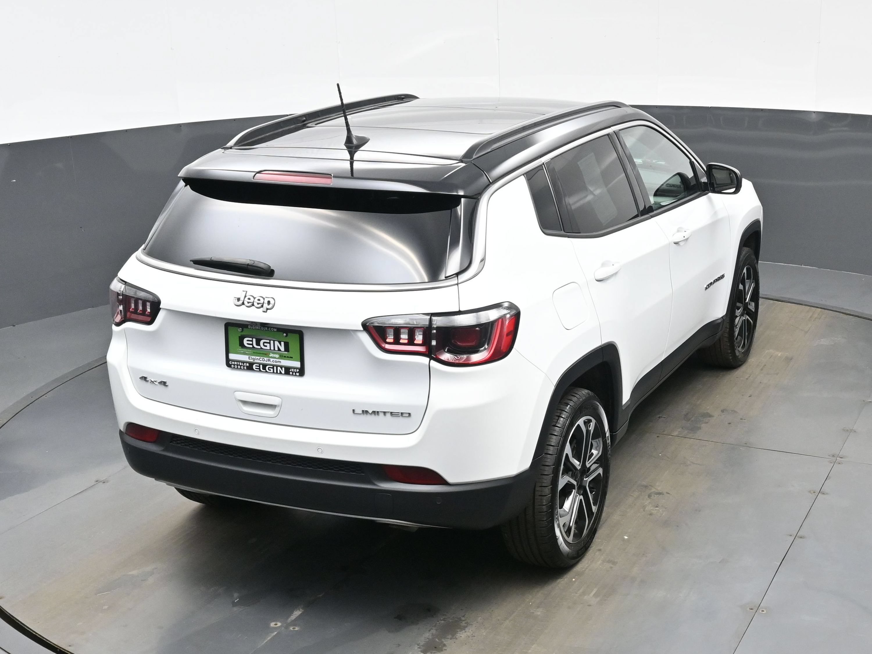 Used 2023 Jeep Compass Limited w/ Sun and Sound Group AWD/4WD image 40
