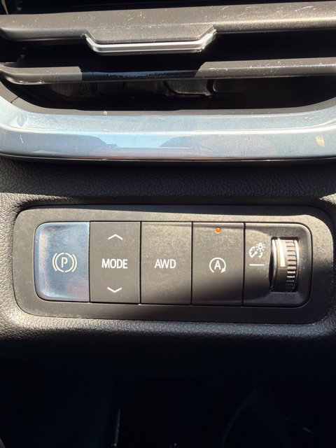 Used 2026 GMC Acadia Elevation w/ Elevation Premium Package AWD/4WD image 18